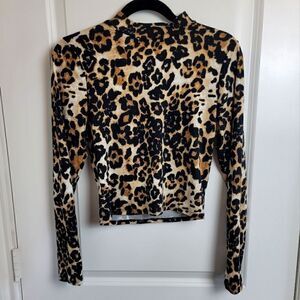 GAZE Cropped Leopard Print Top